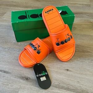 NWT Diadora Serifos Plus Slides/Sandals Orange, Size 6 Men’s/Size 8 Women’s